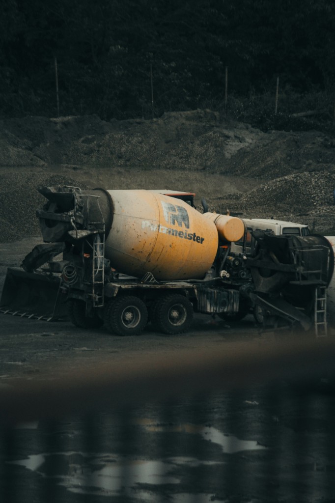 Парковочная площадка ТЦ «Мурино Молл»